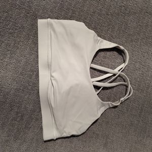 Lululemon sz 6 white energy bra
